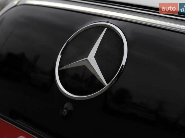 Белый Мерседес EQS SUV, объемом двигателя 0 л и пробегом 32 тыс. км за 56900 $, фото 26 на Automoto.ua