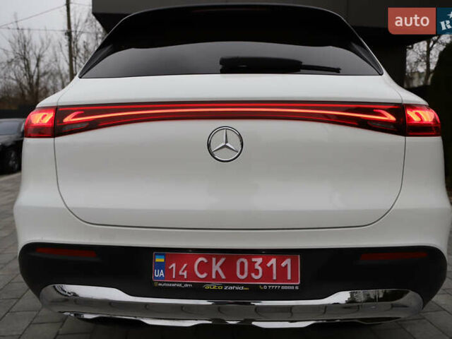 Белый Мерседес EQS SUV, объемом двигателя 0 л и пробегом 32 тыс. км за 56900 $, фото 50 на Automoto.ua