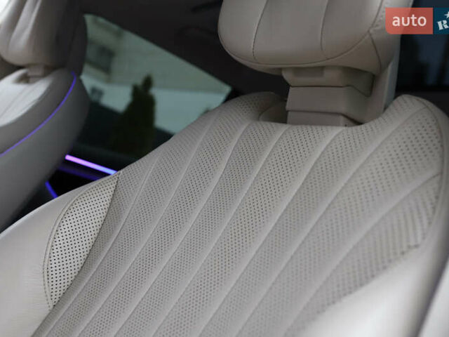 Белый Мерседес EQS SUV, объемом двигателя 0 л и пробегом 32 тыс. км за 56900 $, фото 81 на Automoto.ua