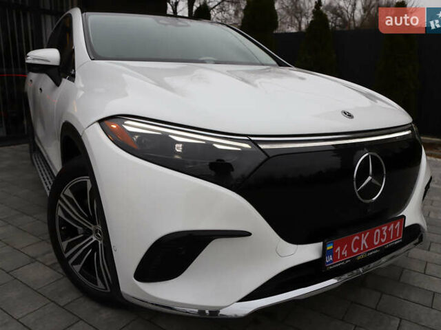 Белый Мерседес EQS SUV, объемом двигателя 0 л и пробегом 32 тыс. км за 56900 $, фото 44 на Automoto.ua