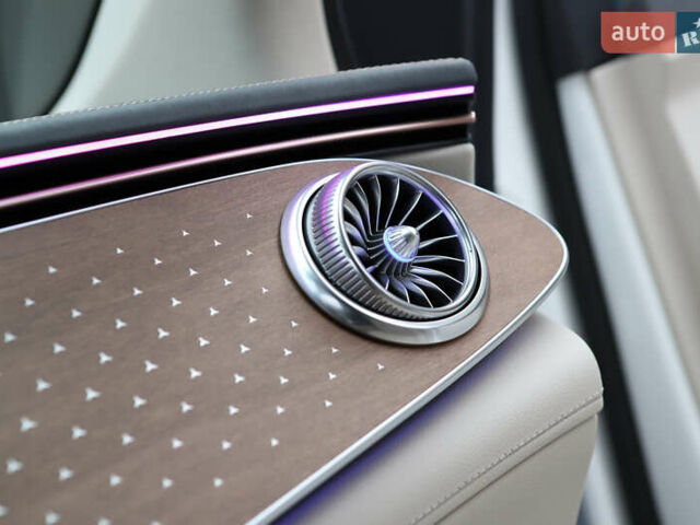 Белый Мерседес EQS SUV, объемом двигателя 0 л и пробегом 32 тыс. км за 56900 $, фото 97 на Automoto.ua