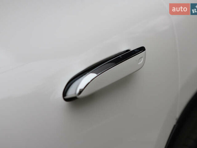 Белый Мерседес EQS SUV, объемом двигателя 0 л и пробегом 32 тыс. км за 56900 $, фото 13 на Automoto.ua