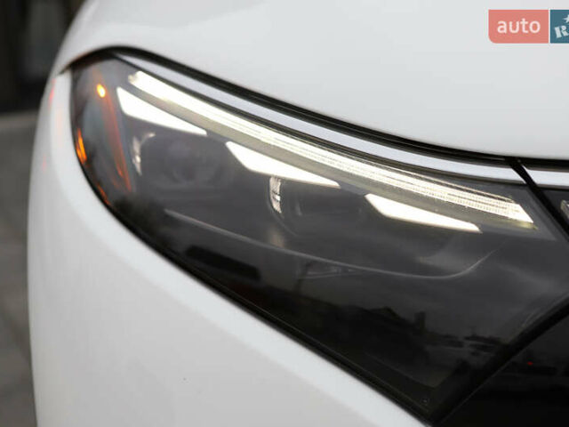 Белый Мерседес EQS SUV, объемом двигателя 0 л и пробегом 32 тыс. км за 56900 $, фото 17 на Automoto.ua
