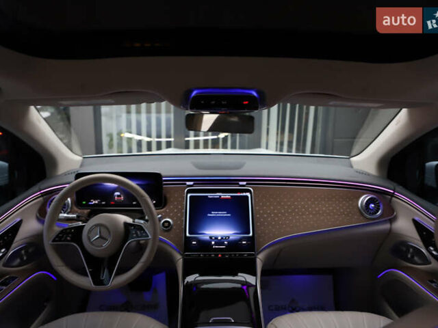 Белый Мерседес EQS SUV, объемом двигателя 0 л и пробегом 32 тыс. км за 56900 $, фото 31 на Automoto.ua