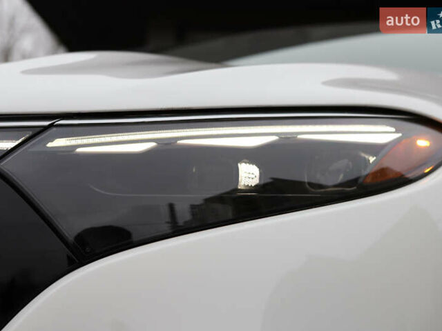 Белый Мерседес EQS SUV, объемом двигателя 0 л и пробегом 32 тыс. км за 56900 $, фото 40 на Automoto.ua