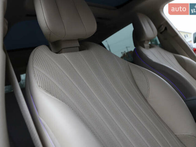 Белый Мерседес EQS SUV, объемом двигателя 0 л и пробегом 32 тыс. км за 56900 $, фото 104 на Automoto.ua