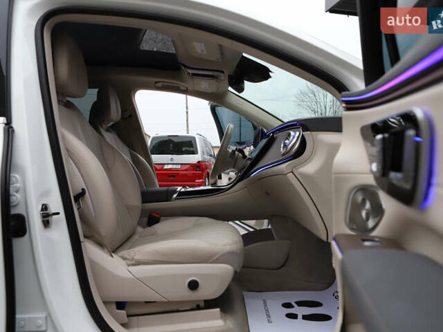 Белый Мерседес EQS SUV, объемом двигателя 0 л и пробегом 32 тыс. км за 56900 $, фото 98 на Automoto.ua