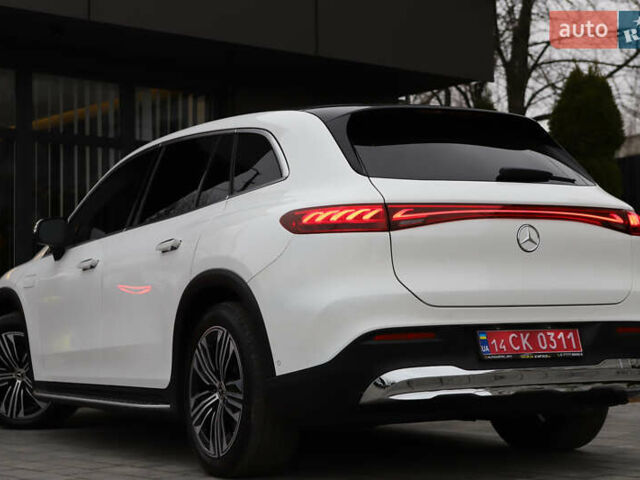 Белый Мерседес EQS SUV, объемом двигателя 0 л и пробегом 32 тыс. км за 56900 $, фото 80 на Automoto.ua
