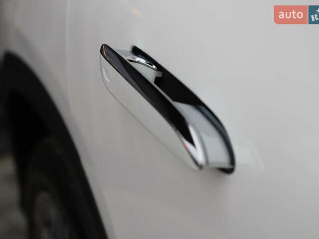 Белый Мерседес EQS SUV, объемом двигателя 0 л и пробегом 32 тыс. км за 56900 $, фото 33 на Automoto.ua