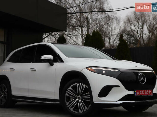 Белый Мерседес EQS SUV, объемом двигателя 0 л и пробегом 32 тыс. км за 56900 $, фото 10 на Automoto.ua