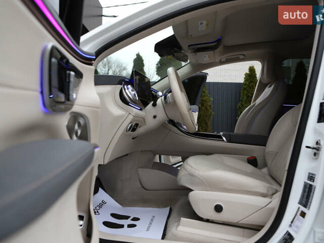 Белый Мерседес EQS SUV, объемом двигателя 0 л и пробегом 32 тыс. км за 56900 $, фото 75 на Automoto.ua