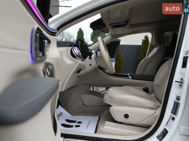 Белый Мерседес EQS SUV, объемом двигателя 0 л и пробегом 32 тыс. км за 56900 $, фото 76 на Automoto.ua