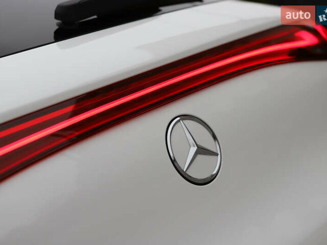 Белый Мерседес EQS SUV, объемом двигателя 0 л и пробегом 32 тыс. км за 56900 $, фото 52 на Automoto.ua