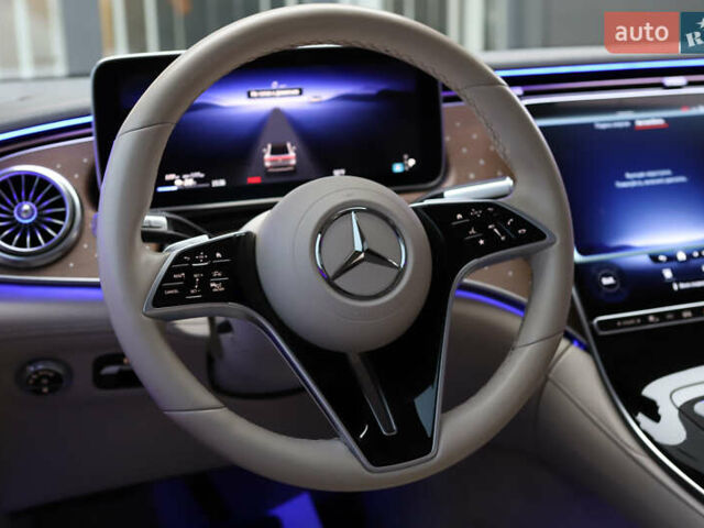 Белый Мерседес EQS SUV, объемом двигателя 0 л и пробегом 32 тыс. км за 56900 $, фото 112 на Automoto.ua