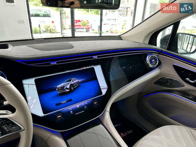 Черный Мерседес EQS SUV, объемом двигателя 0 л и пробегом 25 тыс. км за 87800 $, фото 76 на Automoto.ua