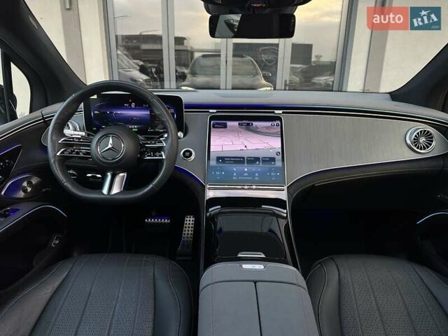 Черный Мерседес EQS SUV, объемом двигателя 0 л и пробегом 15 тыс. км за 77900 $, фото 29 на Automoto.ua