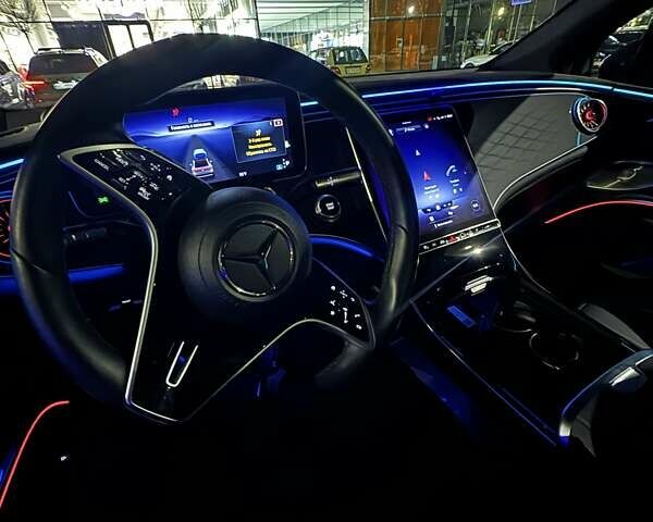 Черный Мерседес EQS SUV, объемом двигателя 0 л и пробегом 33 тыс. км за 60000 $, фото 25 на Automoto.ua