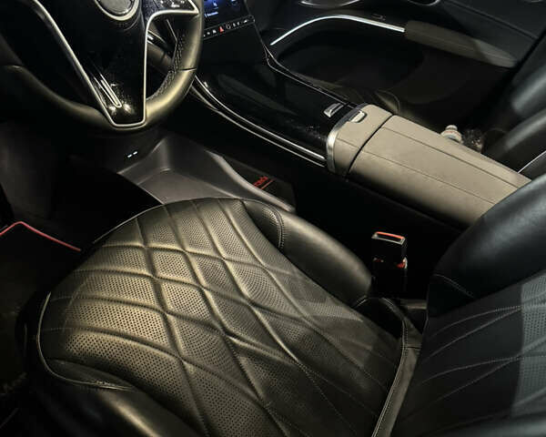 Черный Мерседес EQS SUV, объемом двигателя 0 л и пробегом 60 тыс. км за 57000 $, фото 18 на Automoto.ua