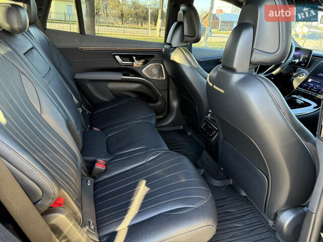 Черный Мерседес EQS SUV, объемом двигателя 0 л и пробегом 49 тыс. км за 55000 $, фото 15 на Automoto.ua