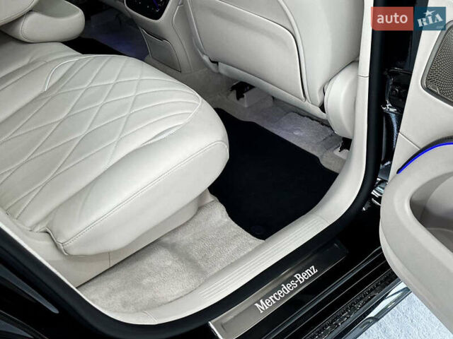 Черный Мерседес EQS SUV, объемом двигателя 0 л и пробегом 25 тыс. км за 87800 $, фото 55 на Automoto.ua