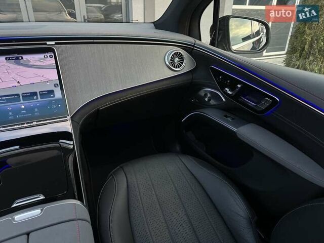Черный Мерседес EQS SUV, объемом двигателя 0 л и пробегом 15 тыс. км за 77900 $, фото 28 на Automoto.ua