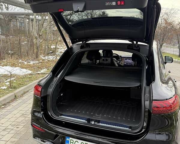 Черный Мерседес EQS SUV, объемом двигателя 0 л и пробегом 30 тыс. км за 68000 $, фото 16 на Automoto.ua