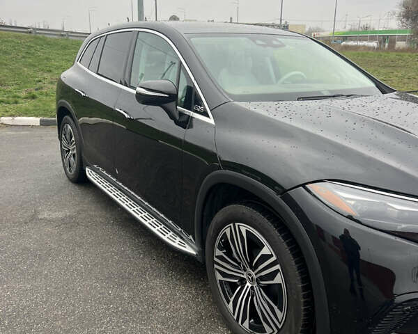 Черный Мерседес EQS SUV, объемом двигателя 0 л и пробегом 40 тыс. км за 60000 $, фото 1 на Automoto.ua