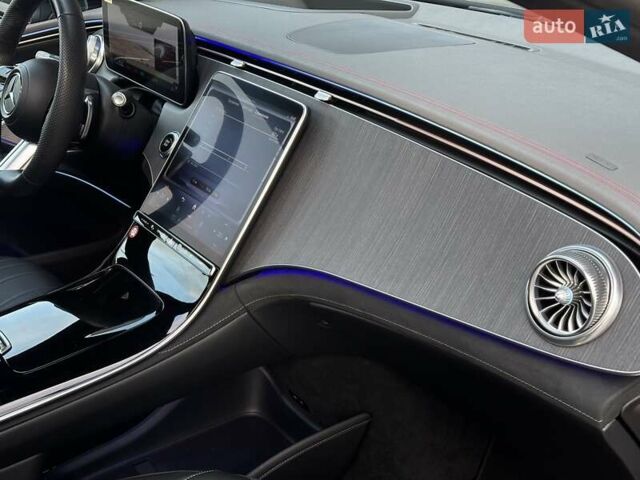 Черный Мерседес EQS SUV, объемом двигателя 0 л и пробегом 15 тыс. км за 77900 $, фото 47 на Automoto.ua