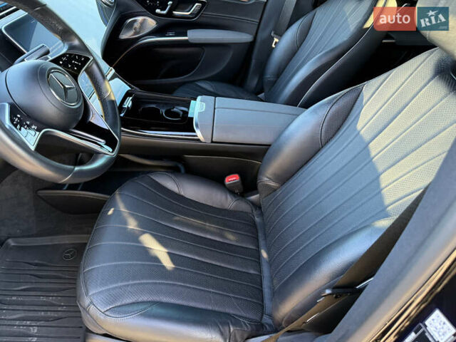 Черный Мерседес EQS SUV, объемом двигателя 0 л и пробегом 49 тыс. км за 55000 $, фото 19 на Automoto.ua