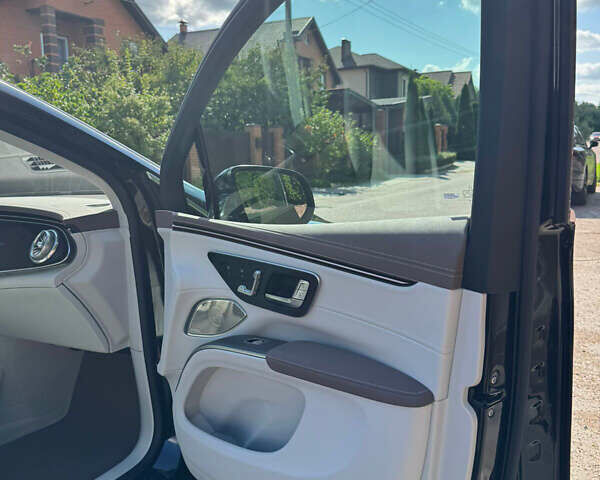 Черный Мерседес EQS SUV, объемом двигателя 0 л и пробегом 50 тыс. км за 70000 $, фото 7 на Automoto.ua