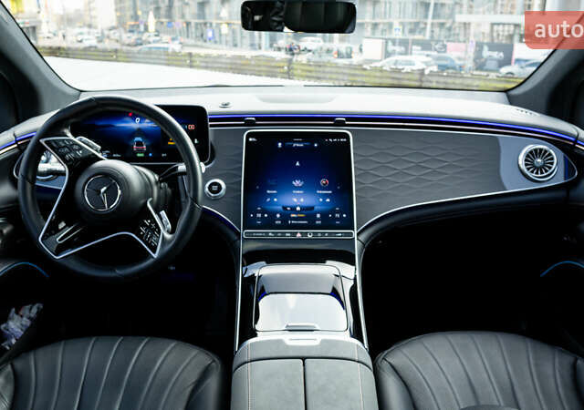 Черный Мерседес EQS SUV, объемом двигателя 0 л и пробегом 33 тыс. км за 60000 $, фото 27 на Automoto.ua