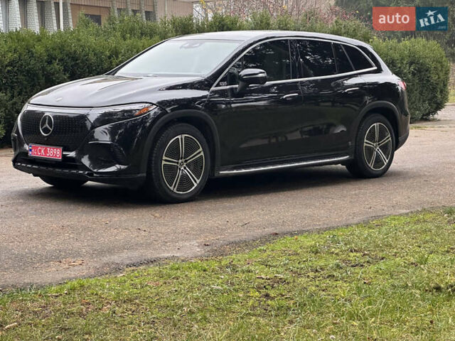 Чорний Мерседес EQS SUV, об'ємом двигуна 0 л та пробігом 63 тис. км за 60000 $, фото 1 на Automoto.ua