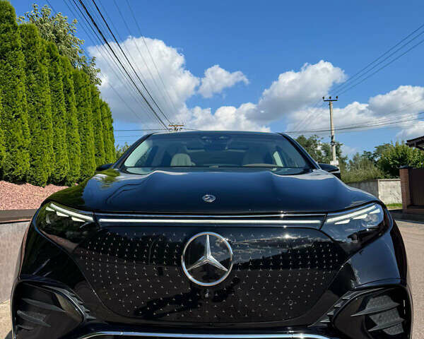 Черный Мерседес EQS SUV, объемом двигателя 0 л и пробегом 50 тыс. км за 70000 $, фото 1 на Automoto.ua