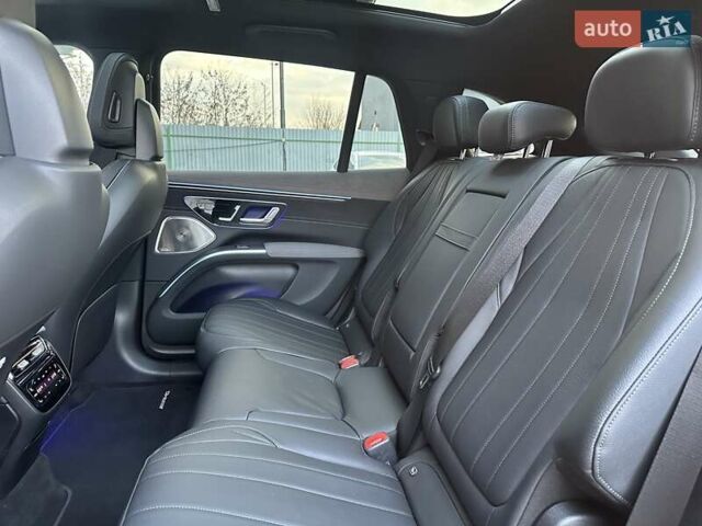 Черный Мерседес EQS SUV, объемом двигателя 0 л и пробегом 15 тыс. км за 77900 $, фото 23 на Automoto.ua