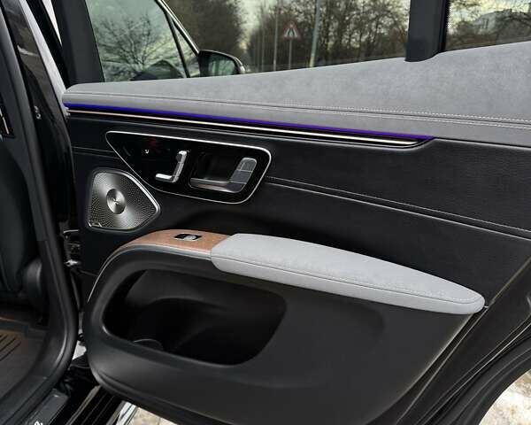 Черный Мерседес EQS SUV, объемом двигателя 0 л и пробегом 30 тыс. км за 68000 $, фото 20 на Automoto.ua