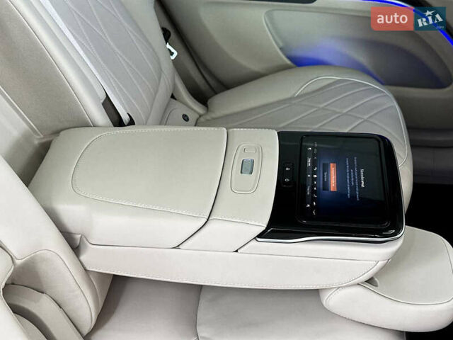 Черный Мерседес EQS SUV, объемом двигателя 0 л и пробегом 25 тыс. км за 87800 $, фото 54 на Automoto.ua