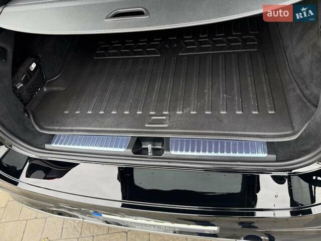 Черный Мерседес EQS SUV, объемом двигателя 0 л и пробегом 30 тыс. км за 68000 $, фото 17 на Automoto.ua