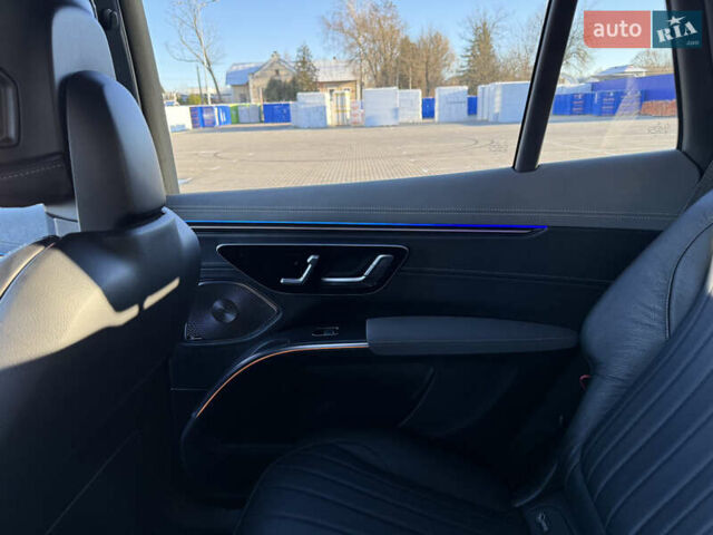 Черный Мерседес EQS SUV, объемом двигателя 0 л и пробегом 49 тыс. км за 55000 $, фото 22 на Automoto.ua