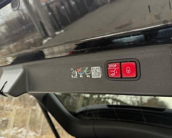 Черный Мерседес EQS SUV, объемом двигателя 0 л и пробегом 30 тыс. км за 68000 $, фото 18 на Automoto.ua