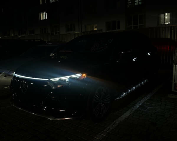 Чорний Мерседес EQS SUV, об'ємом двигуна 0 л та пробігом 24 тис. км за 73500 $, фото 16 на Automoto.ua