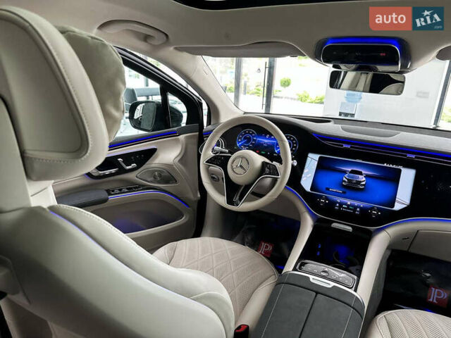 Черный Мерседес EQS SUV, объемом двигателя 0 л и пробегом 25 тыс. км за 87800 $, фото 48 на Automoto.ua