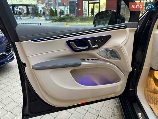 Чорний Мерседес EQS SUV, об'ємом двигуна 0 л та пробігом 28 тис. км за 72900 $, фото 11 на Automoto.ua