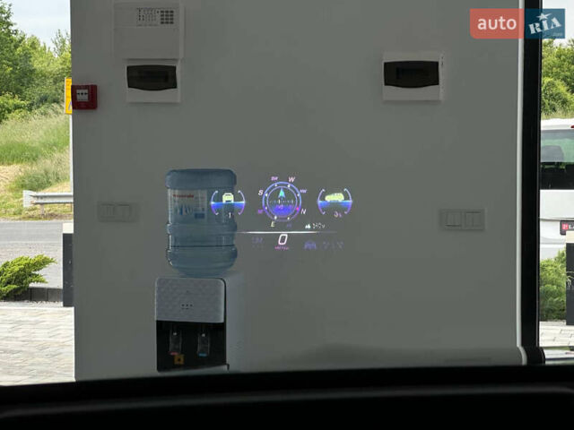 Черный Мерседес EQS SUV, объемом двигателя 0 л и пробегом 25 тыс. км за 87800 $, фото 81 на Automoto.ua