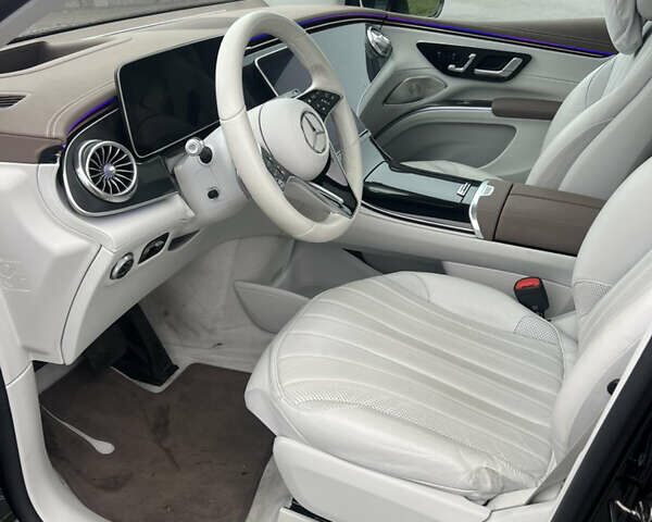 Черный Мерседес EQS SUV, объемом двигателя 0 л и пробегом 40 тыс. км за 60000 $, фото 5 на Automoto.ua