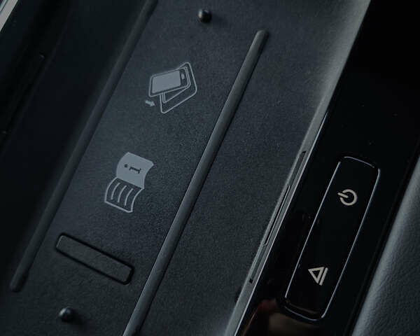 Чорний Мерседес EQS SUV, об'ємом двигуна 0 л та пробігом 24 тис. км за 73500 $, фото 45 на Automoto.ua