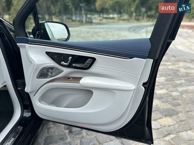 Черный Мерседес EQS SUV, объемом двигателя 0 л и пробегом 16 тыс. км за 83000 $, фото 10 на Automoto.ua