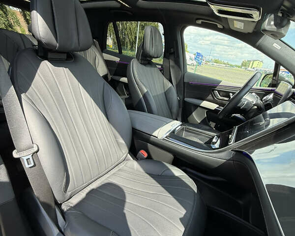 Черный Мерседес EQS SUV, объемом двигателя 0 л и пробегом 35 тыс. км за 60999 $, фото 25 на Automoto.ua