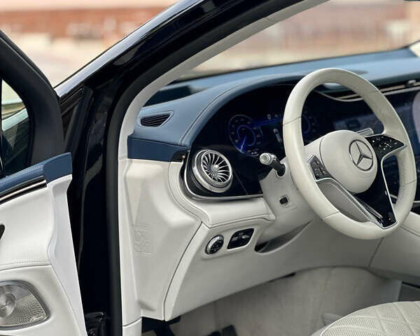 Черный Мерседес EQS SUV, объемом двигателя 0 л и пробегом 16 тыс. км за 83000 $, фото 8 на Automoto.ua