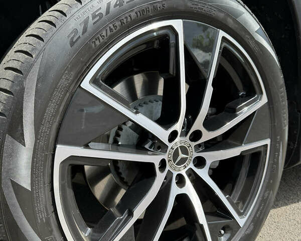 Черный Мерседес EQS SUV, объемом двигателя 0 л и пробегом 35 тыс. км за 60999 $, фото 9 на Automoto.ua