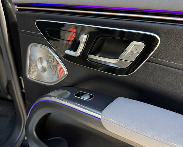 Черный Мерседес EQS SUV, объемом двигателя 0 л и пробегом 35 тыс. км за 60999 $, фото 31 на Automoto.ua